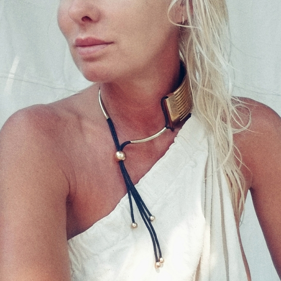 Gold brass choker band collar bold necklace - Picture 5 of 7